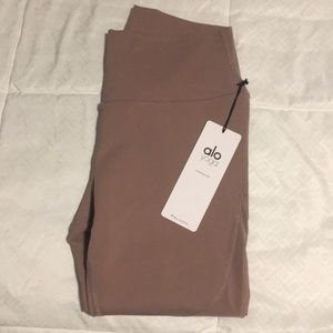 Alo yoga pants